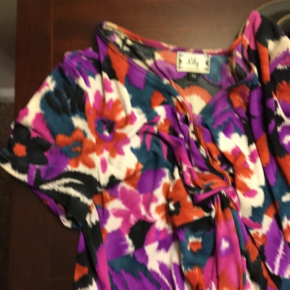 Lily floral print fitted blouse - Picture 3 of 3